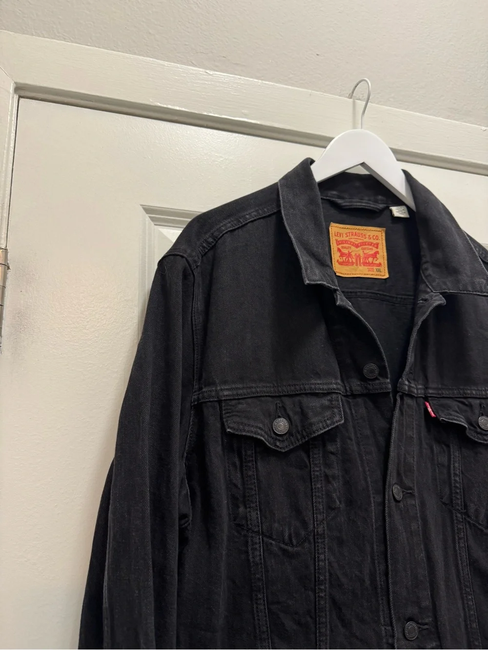 Levi’s Trucker Denim Black Jacket - Picture 2 of 11